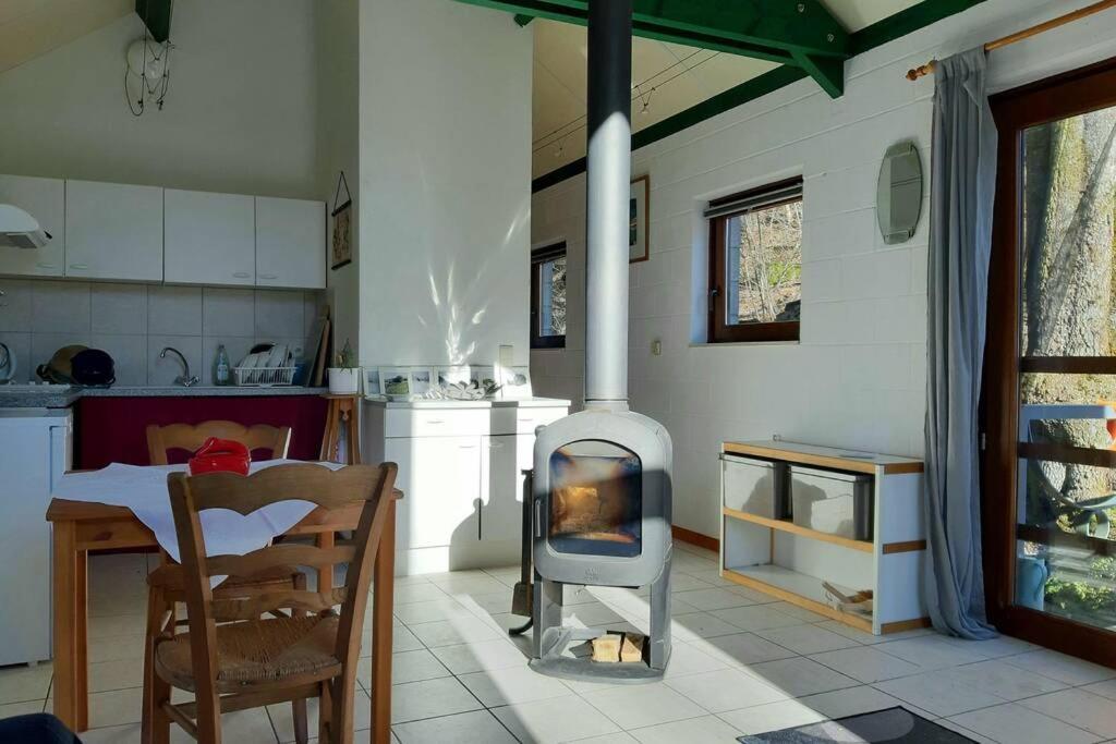 La Maison Sous Les Arbres Hébergement de vacances