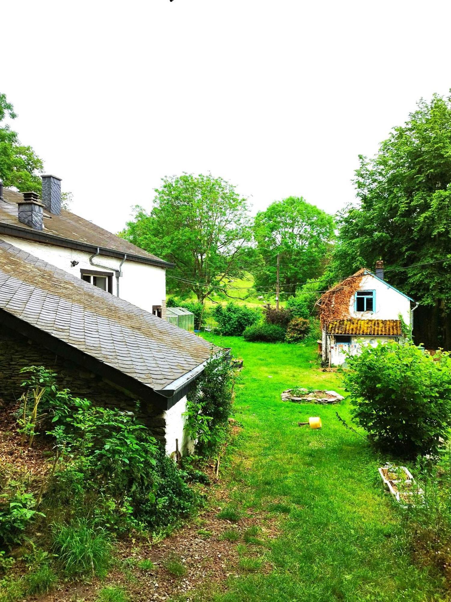 La Maison Sous Les Arbres Hébergement de vacances *